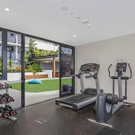 54Q Abnb-Style Apt Opposite Lush Park Playground, Portside 2Br Fpkg Brisbane Exterior photo