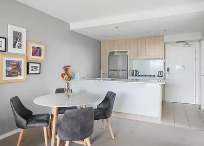 54Q Abnb-Style Apt Opposite Lush Park Playground, Portside 2Br Fpkg