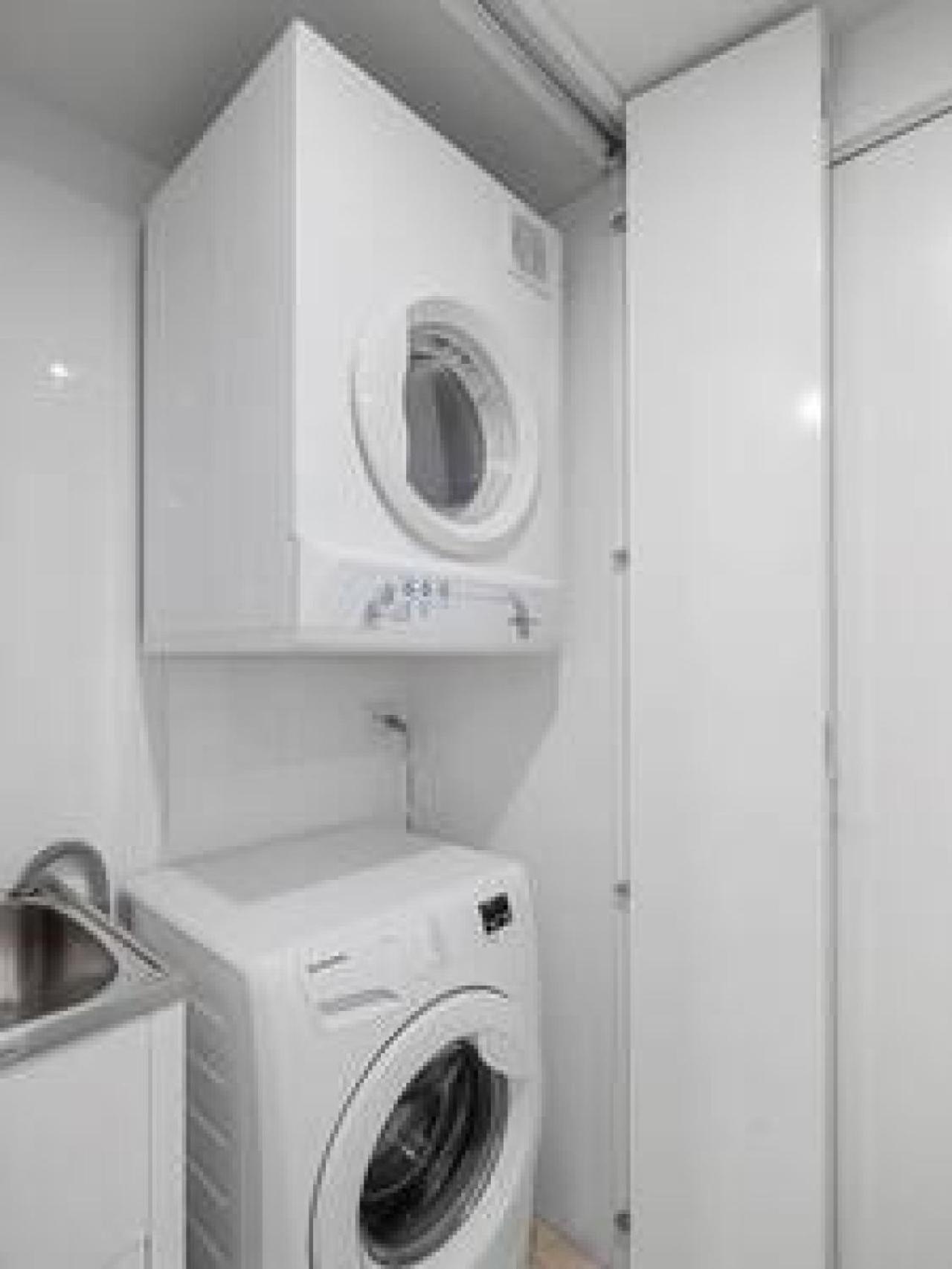 54q Abnb-style Opposite Lush Park Playground, Portside 2br Fpkg Holiday home