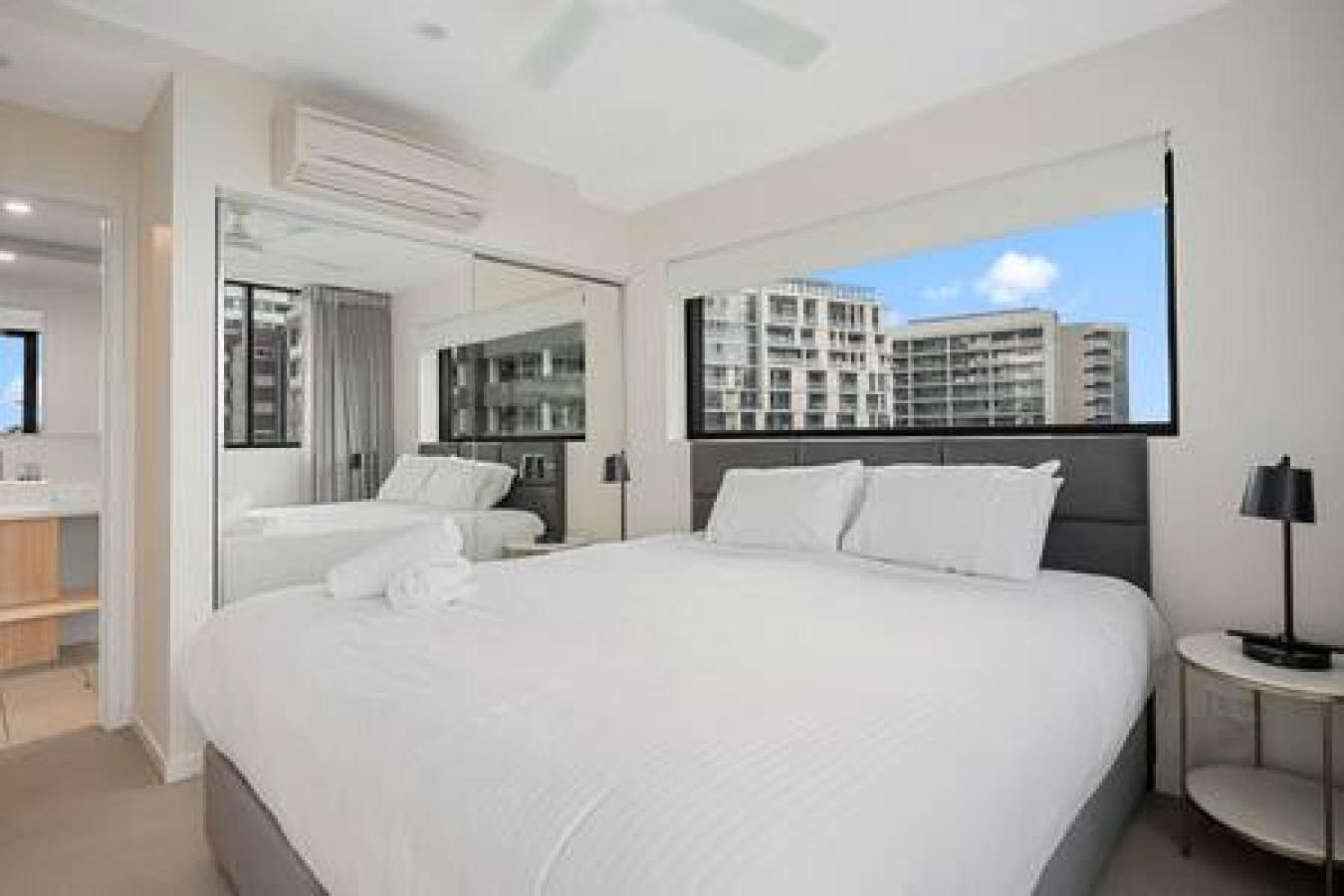 54q Abnb-style Opposite Lush Park Playground, Portside 2br Fpkg Holiday home Brisbane