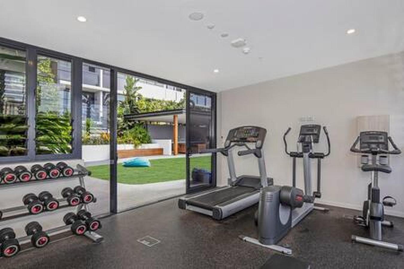 54q Abnb-style Opposite Lush Park Playground, Portside 2br Fpkg *