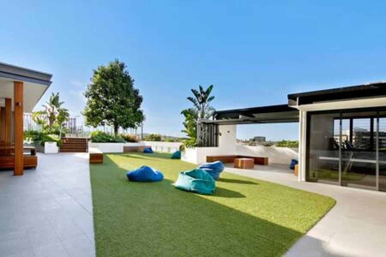 54q Abnb-style Opposite Lush Park Playground, Portside 2br Fpkg Holiday home Brisbane
